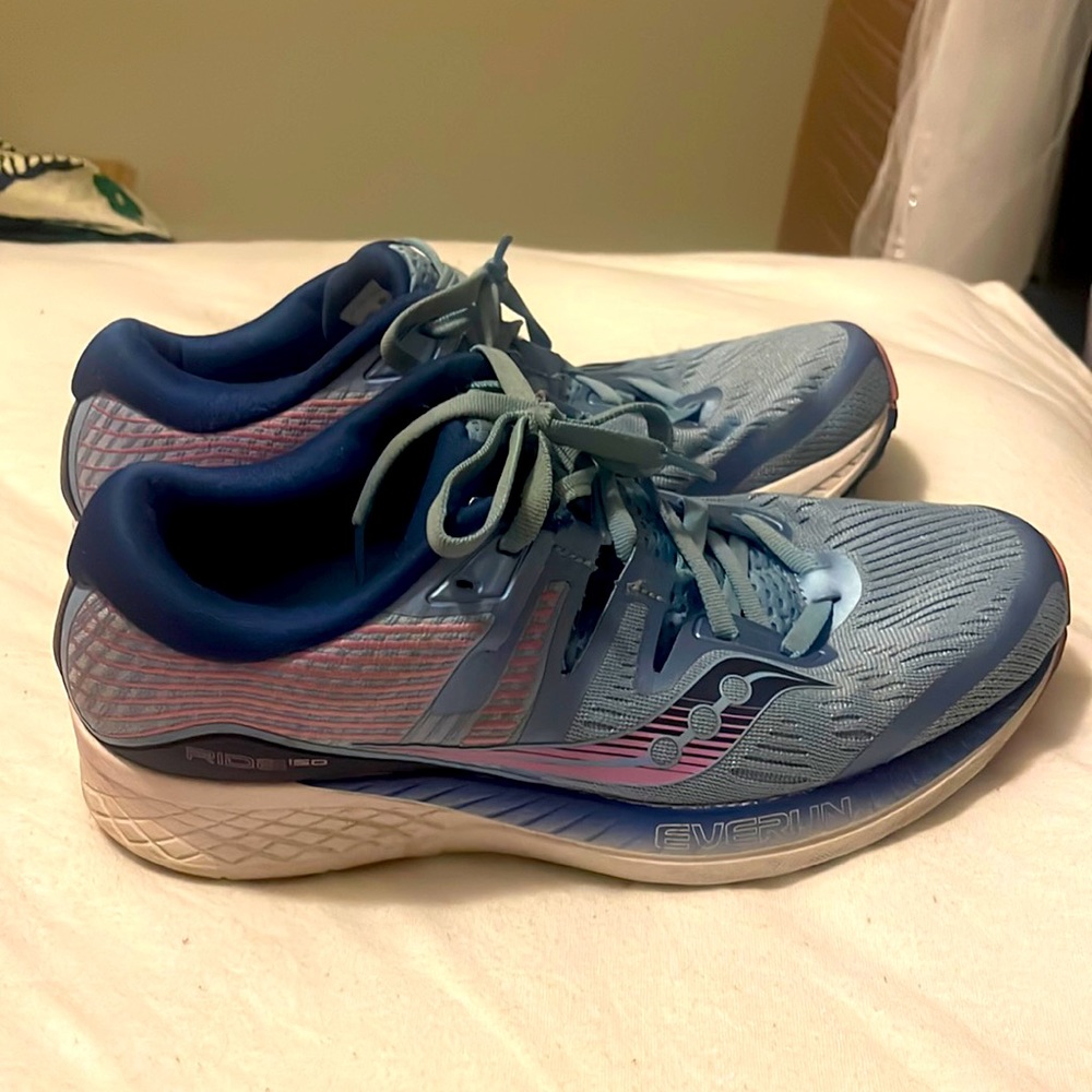 Everun athletic sneakers with super feet insoles included